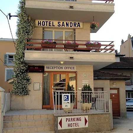 Sandra 2* Vizille