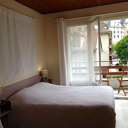 Sandra Hotel